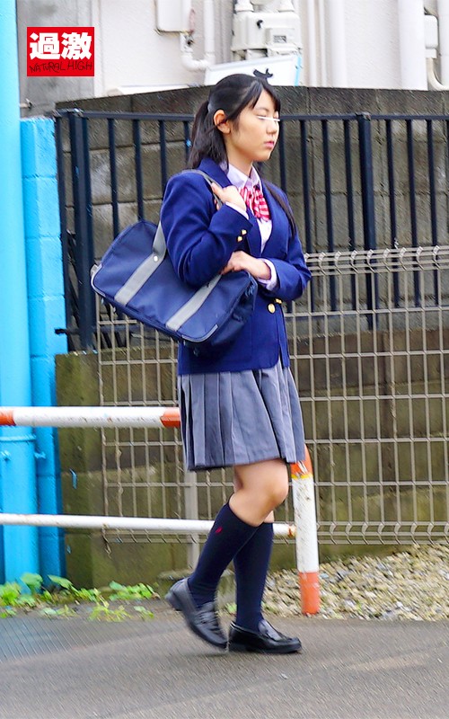手錠,拘束,監禁女子高生,JK,我慢,限界,お漏らし,おもらし,尿意